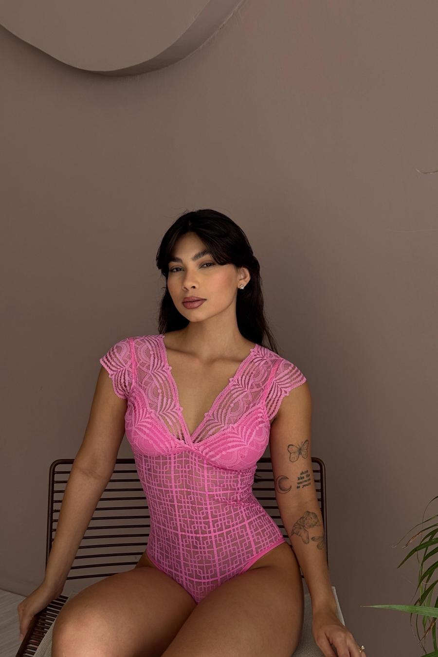 LACE BODY V NECKLINE